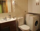 baño completo con secador de pelo y lavadora. Apto. I